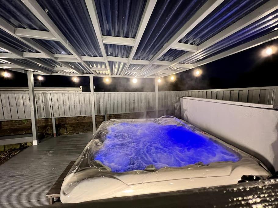 Numero Venti Aparthouse Wifi Parking Hot Tub Newcastle upon Tyne Bagian luar foto