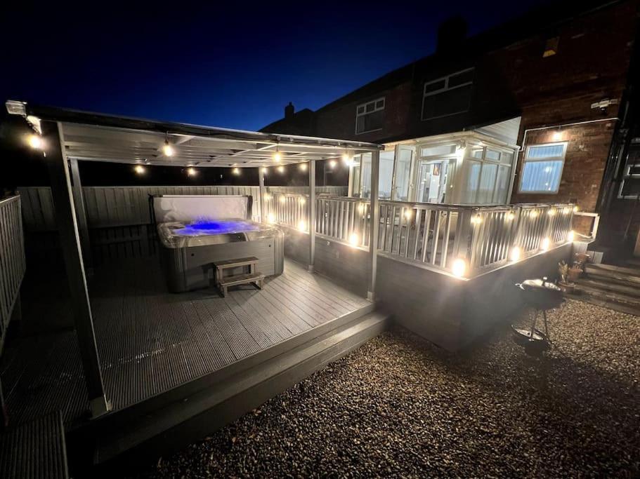 Numero Venti Aparthouse Wifi Parking Hot Tub Newcastle upon Tyne Bagian luar foto