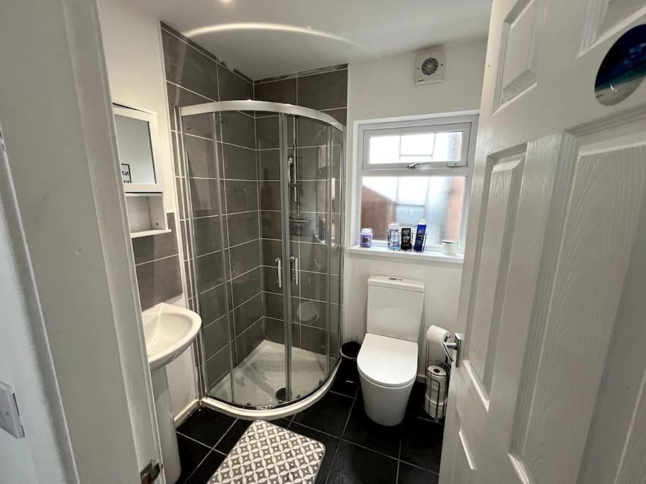 Numero Venti Aparthouse Wifi Parking Hot Tub Newcastle upon Tyne Bagian luar foto