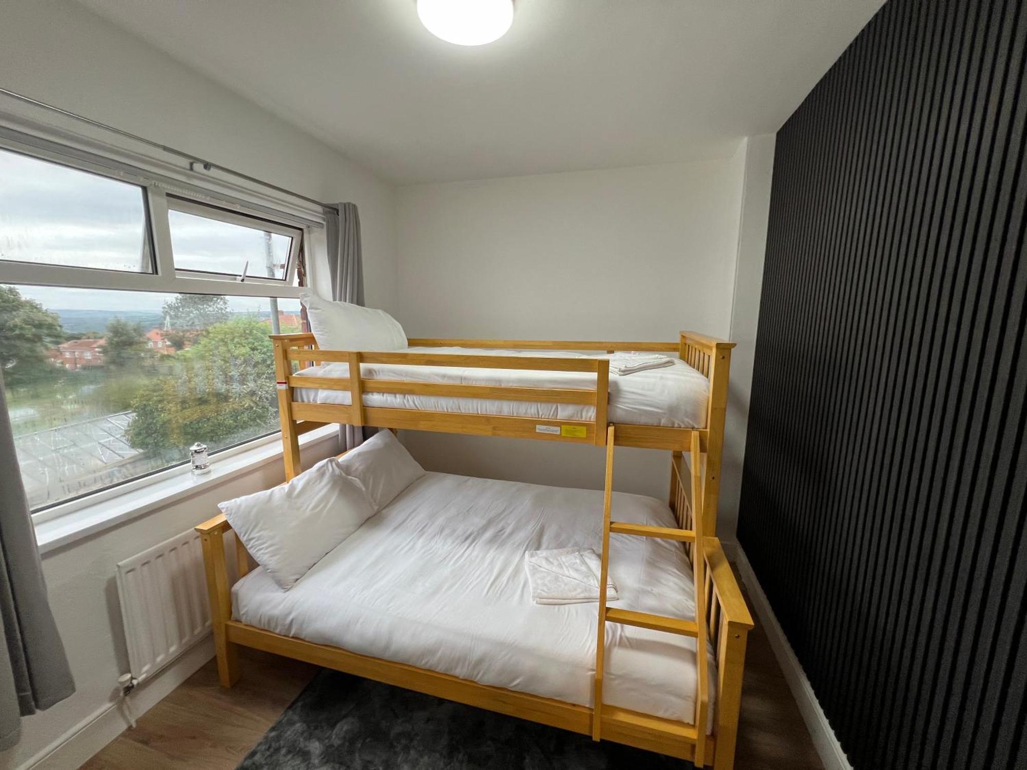 Numero Venti Aparthouse Wifi Parking Hot Tub Newcastle upon Tyne Bagian luar foto
