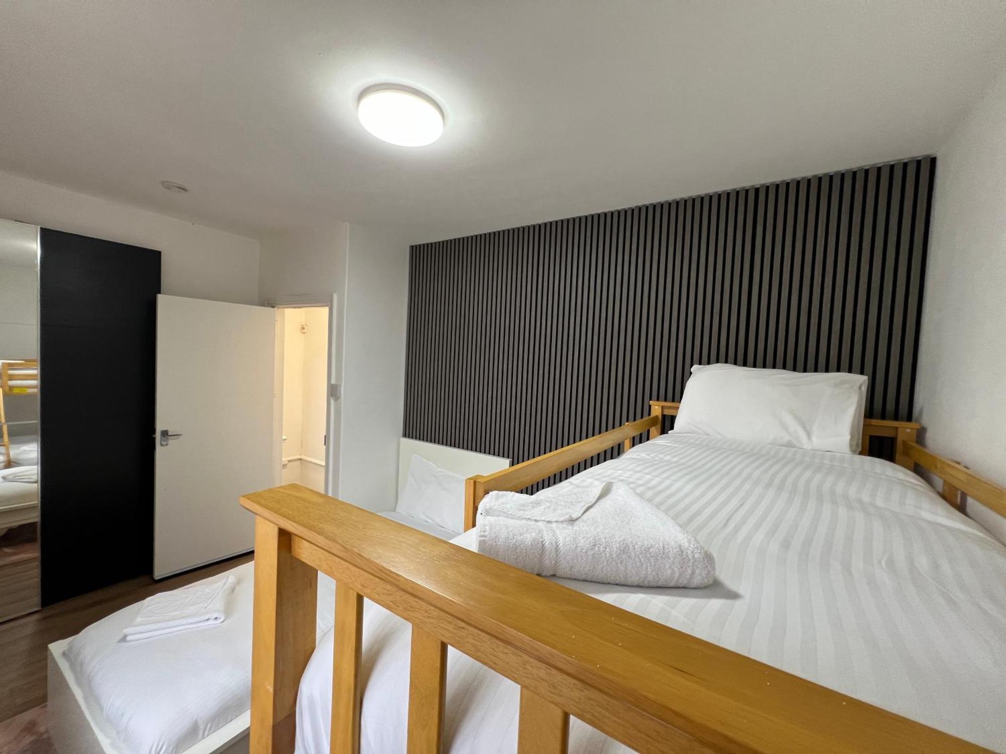 Numero Venti Aparthouse Wifi Parking Hot Tub Newcastle upon Tyne Bagian luar foto