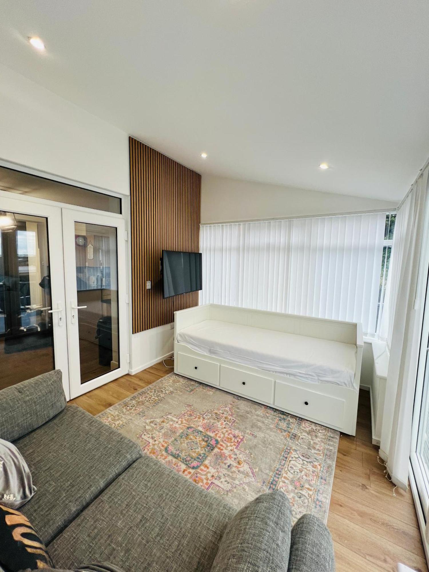 Numero Venti Aparthouse Wifi Parking Hot Tub Newcastle upon Tyne Bagian luar foto